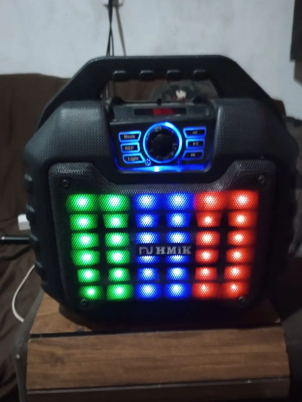 Caixa de Som Portátil com LED DJ HMK