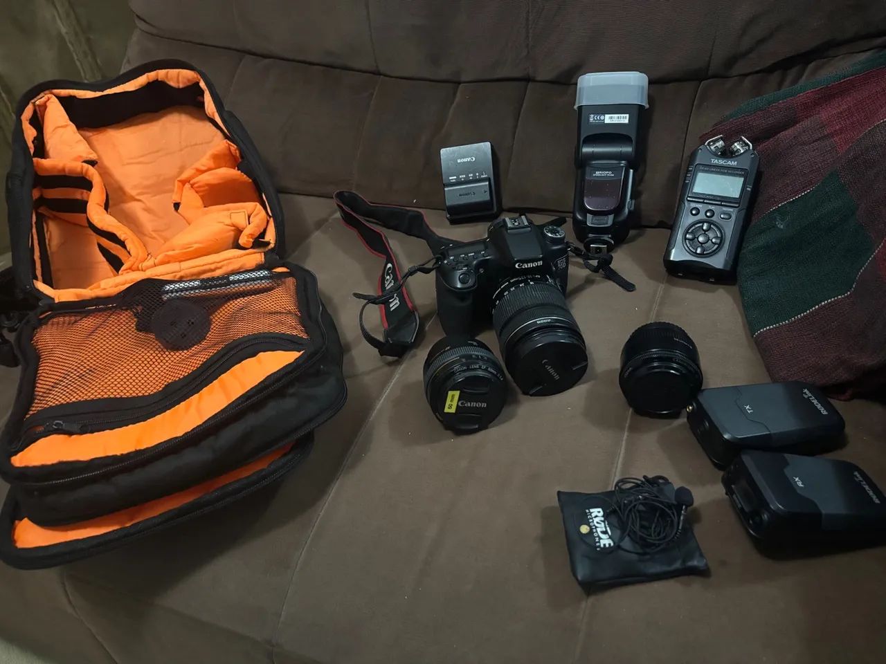 LIQUIDA | Canon 70D + 3 lentes incríveis + microfones + iluminação + acessórios! - Foto 2