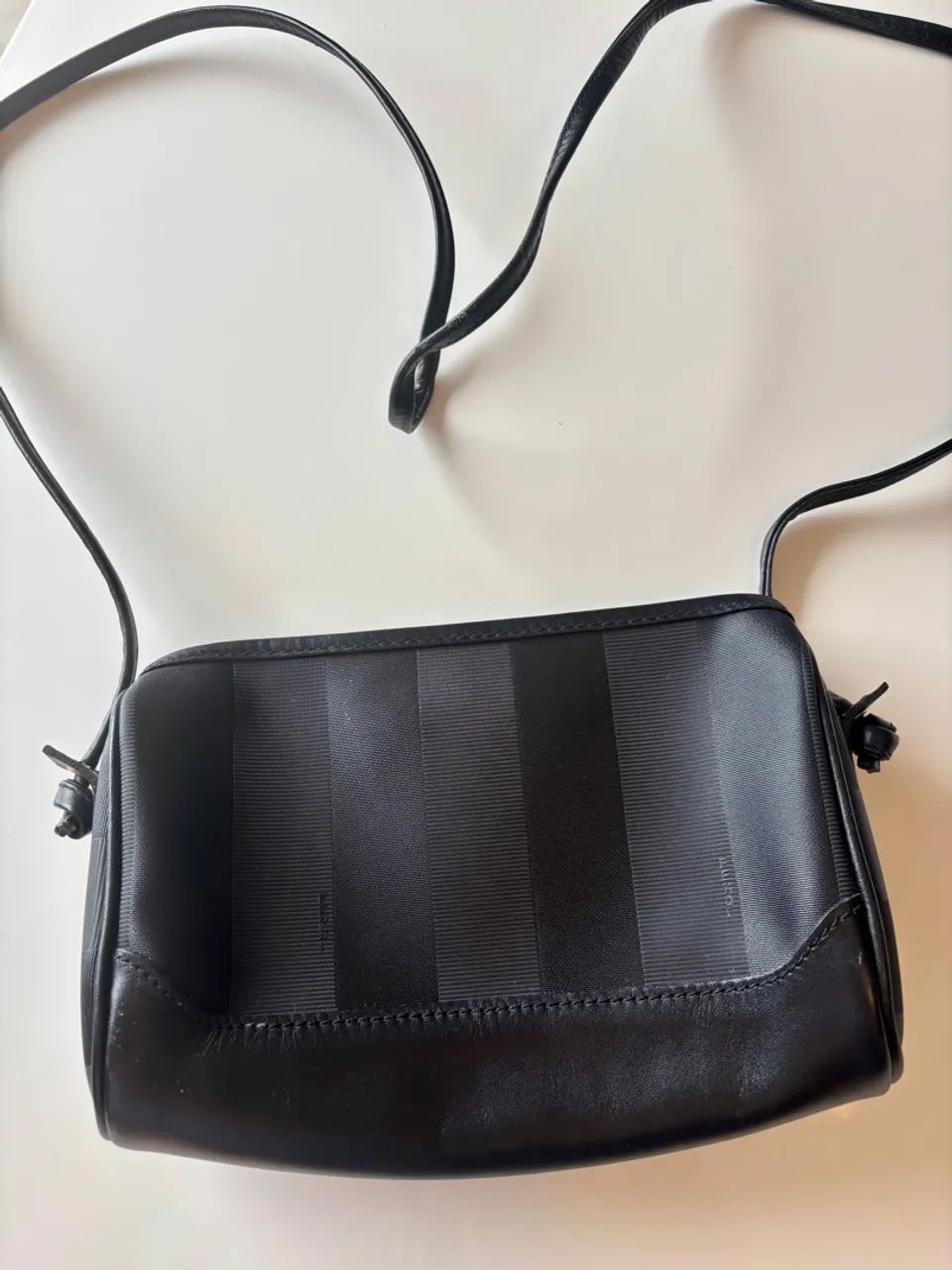 Bolsa Fendi Original - Clássico atemporal - Foto 3