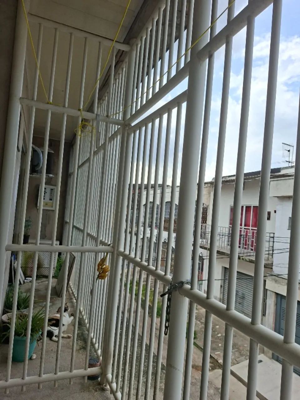 Grades em pvc para entrada de garagem e frente - Comércio e indústria ...