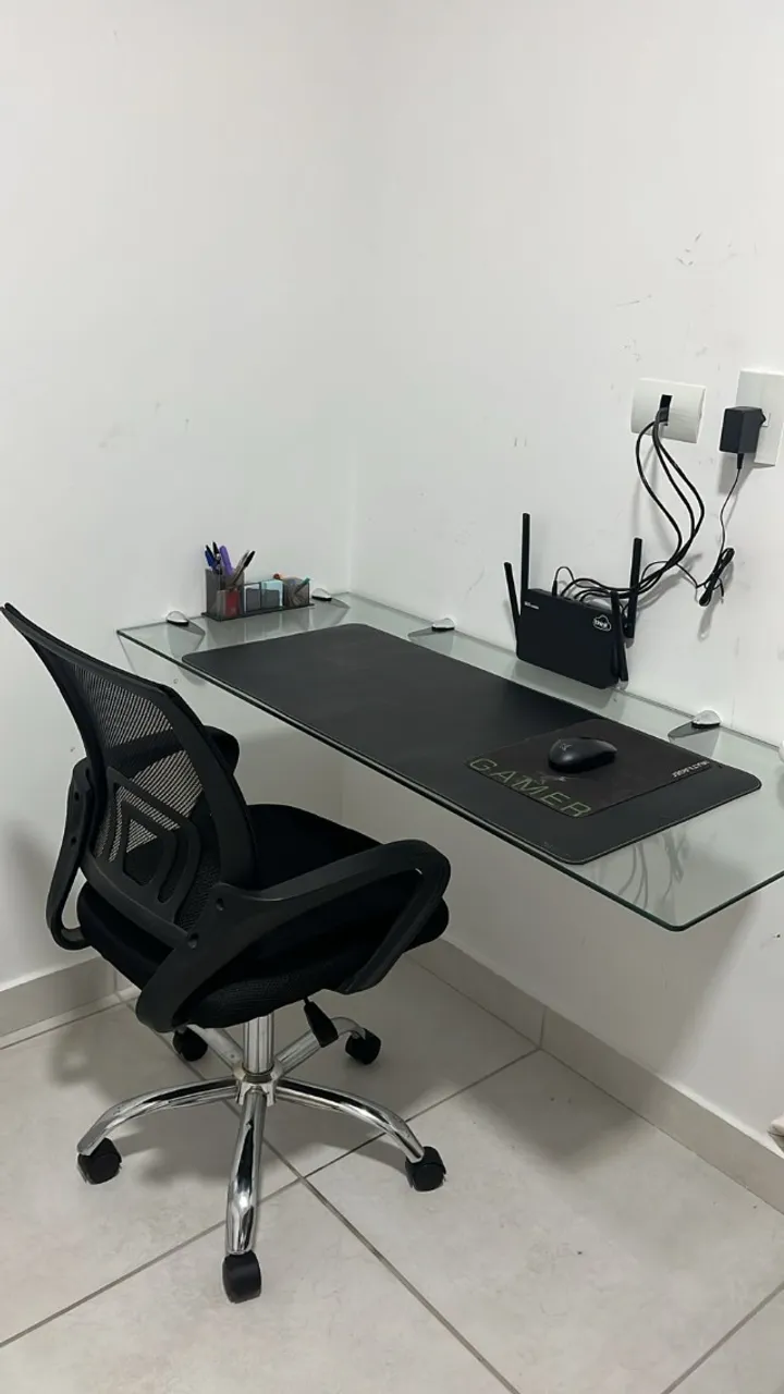 Mesa de Vidro Escritório + Cadeira