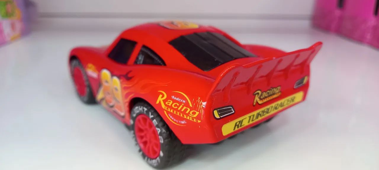 Relâmpago McQueen em metal  - Foto 4
