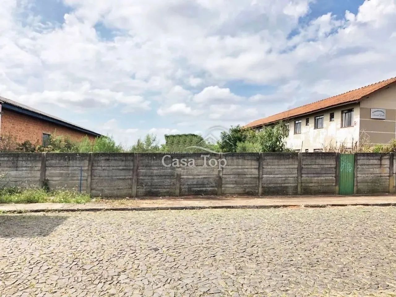 Terreno à venda Uvaranas