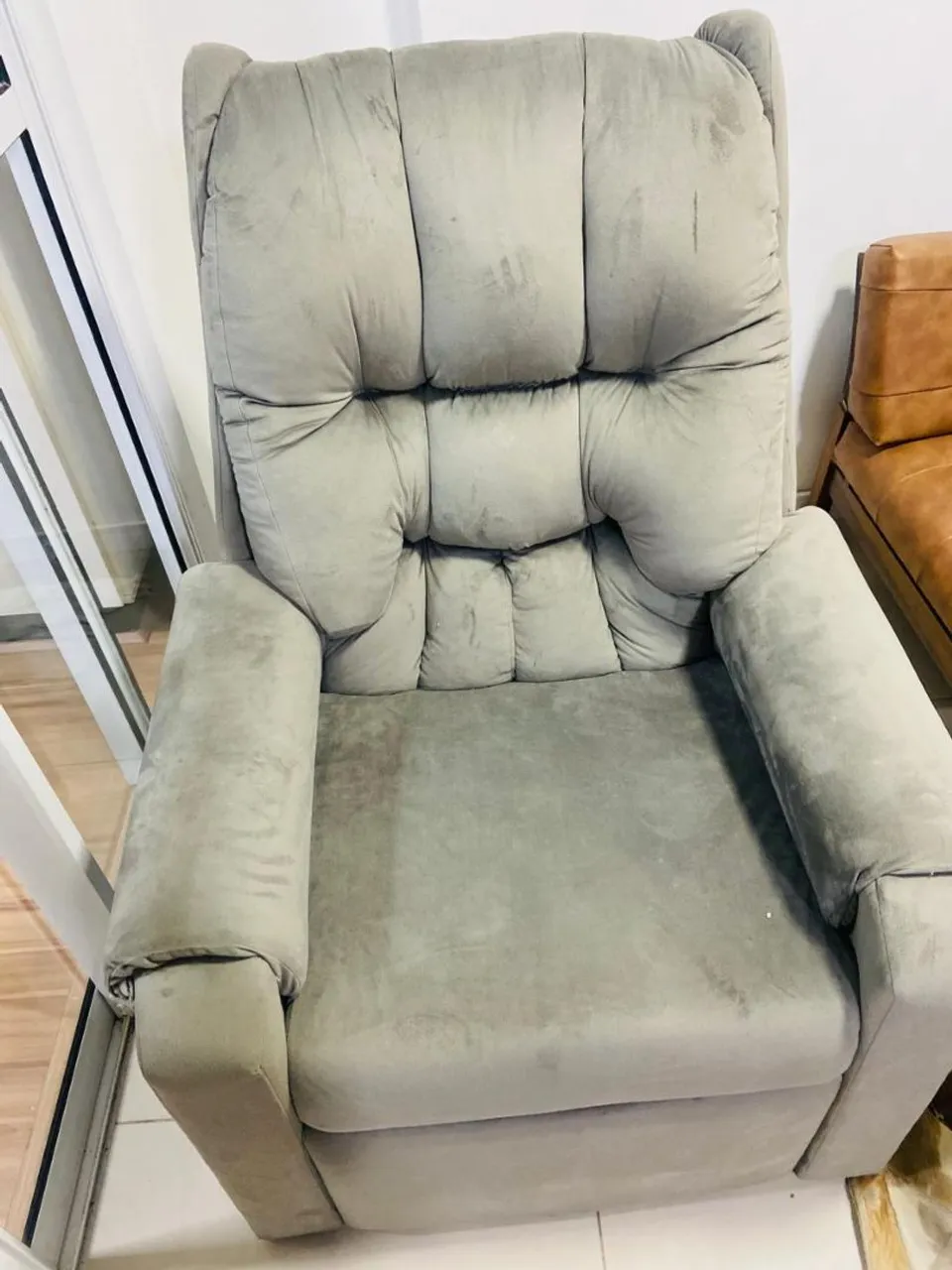 Poltrona massageadora Reclinável Cinza Confortável