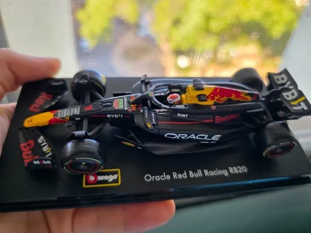 Miniatura F1 Red Bull RB20 Max Verstappen 2024 - Foto 3