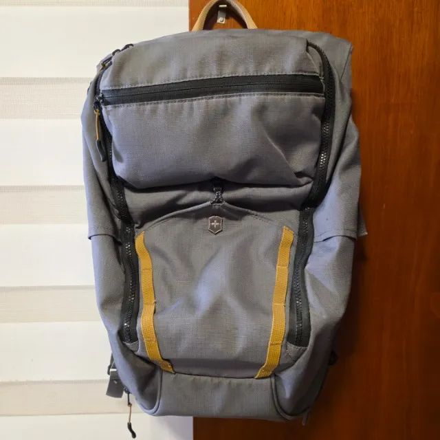 Mochila Victorinox Altmont Active Deluxe Rolltop Cinza