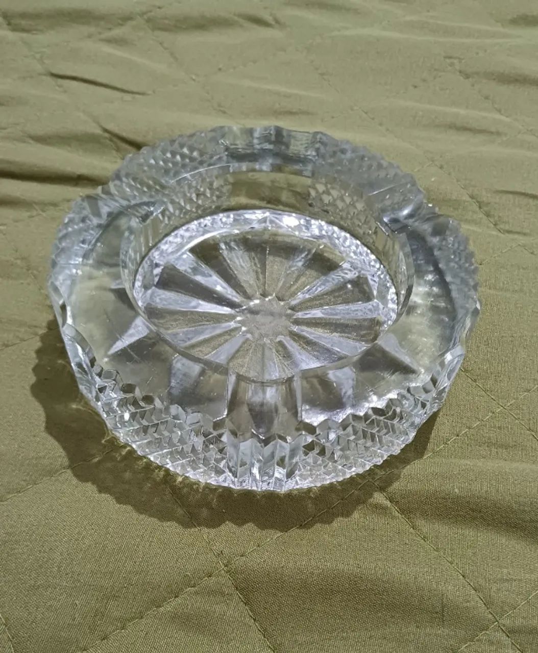 Cinzeiro em cristal retrô. Detalhes na descrição