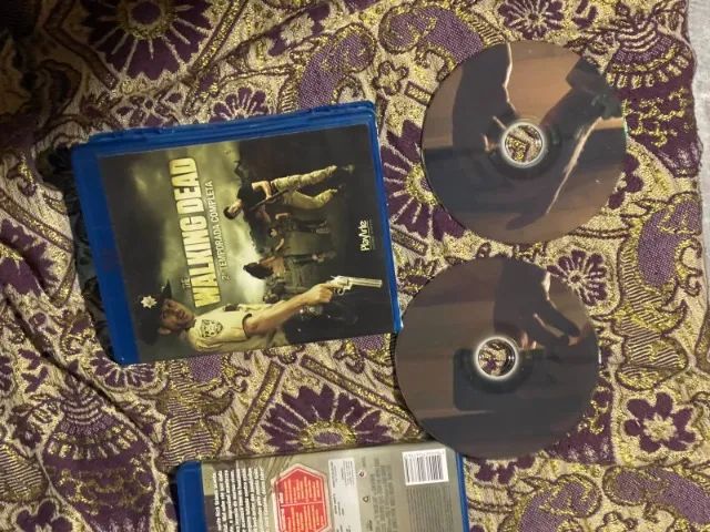 the Walking Dead em BluRay - 1, 2 e 3a temporadas - Foto 3