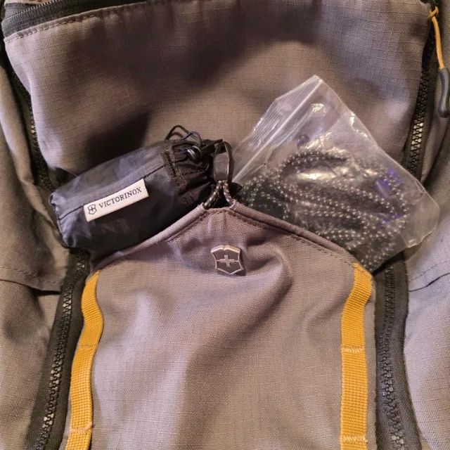 Mochila Victorinox Altmont Active Deluxe Rolltop Cinza - Foto 5