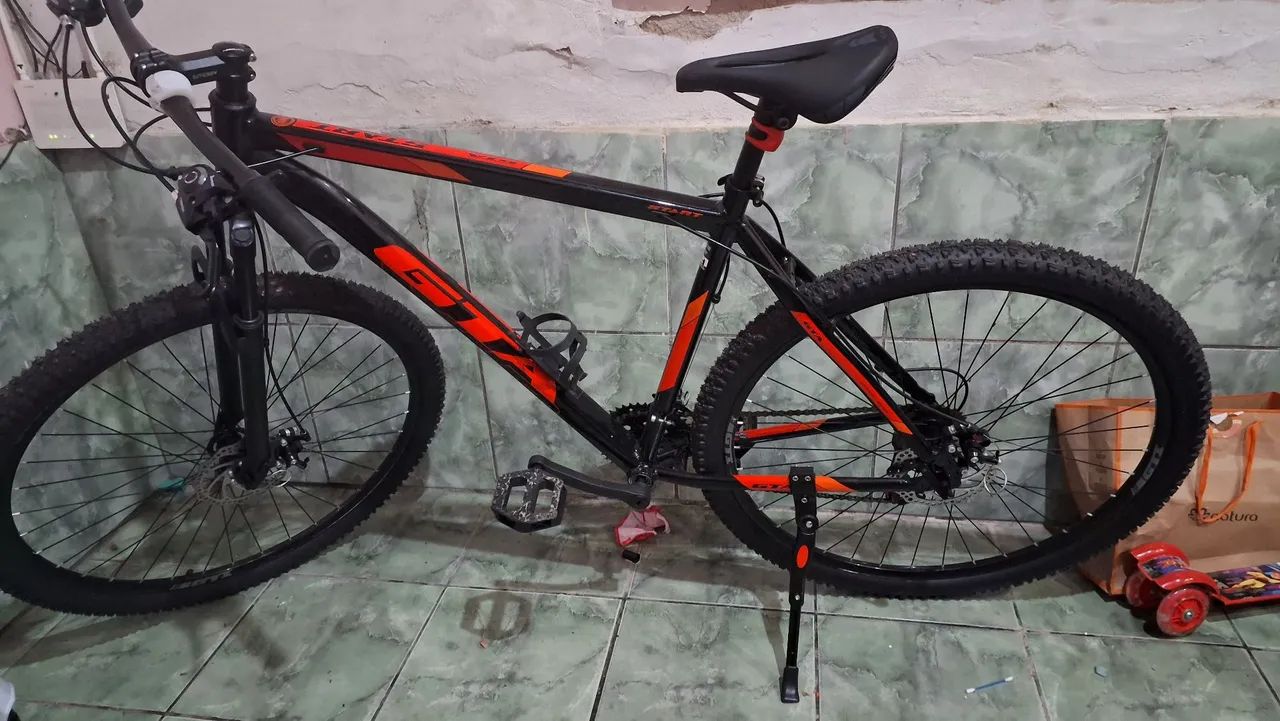 Bicicleta GT aro 28. Utilizada somente uma vez. - Foto 2