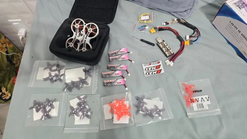 KIT Drone Tinyhawk I, Radiomaster TX12, Carregador ISDT Q8 e Óculos FPV Eachine EV800DM - Foto 6