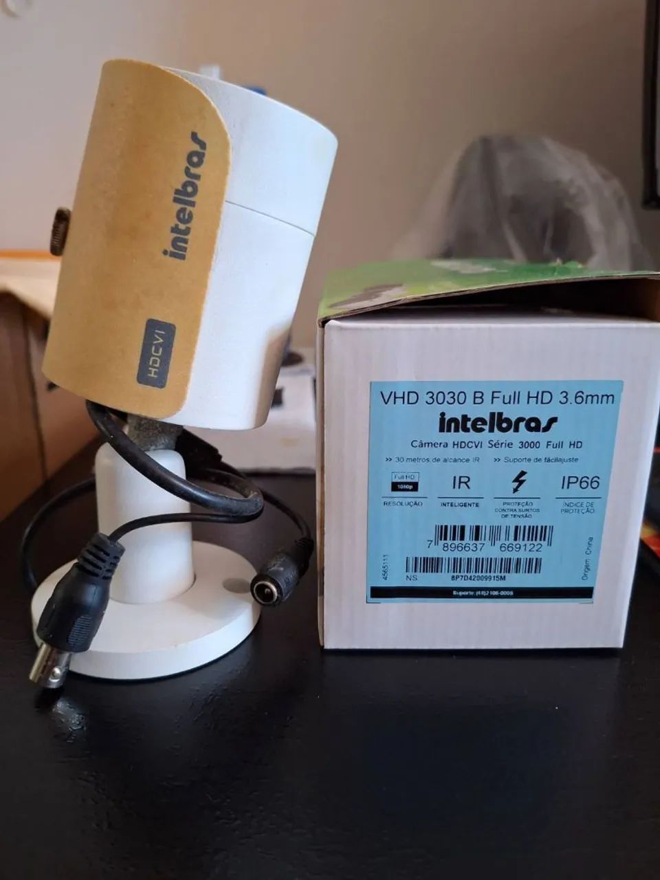 Kit de 4 câmeras Intelbras Full HD + fonte de alimentação + microfone profissional