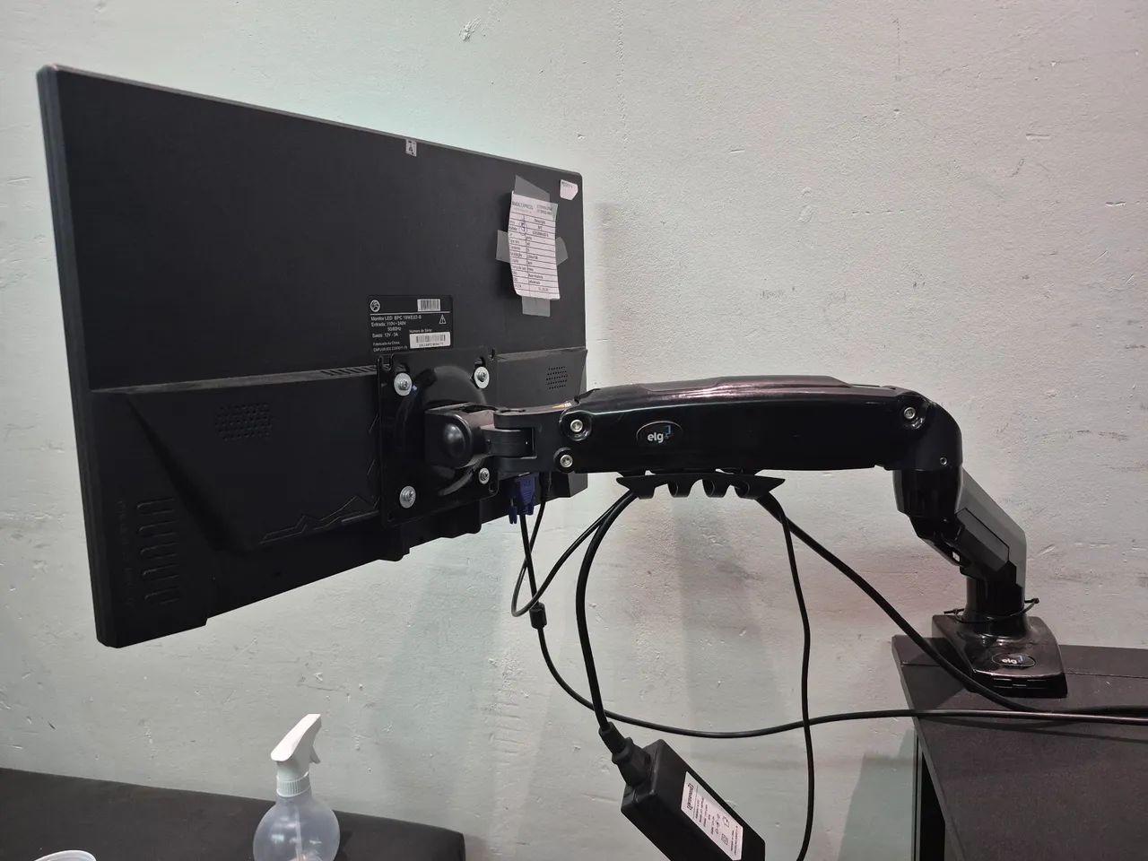 Monitor BCP 19 HDMI IV e VGA é braço articulado  - Foto 3