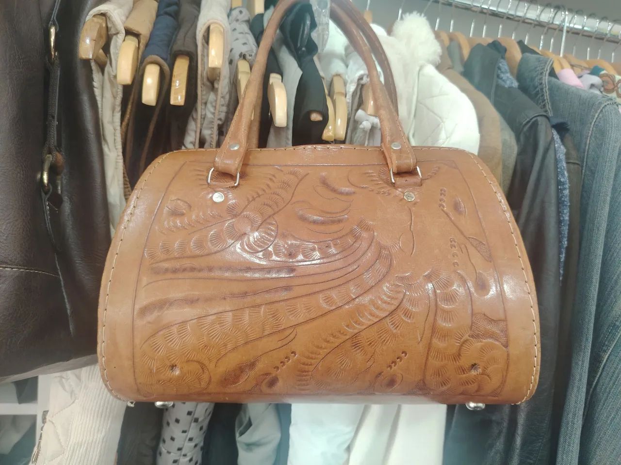 Bolsa baú vintage de couro - Foto 4