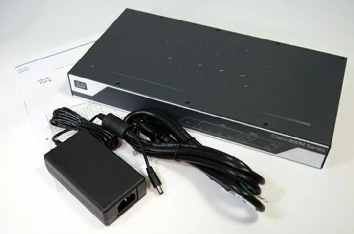 Cisco C841m-4x - Conectividade e Dispositivos de Rede - Centro
