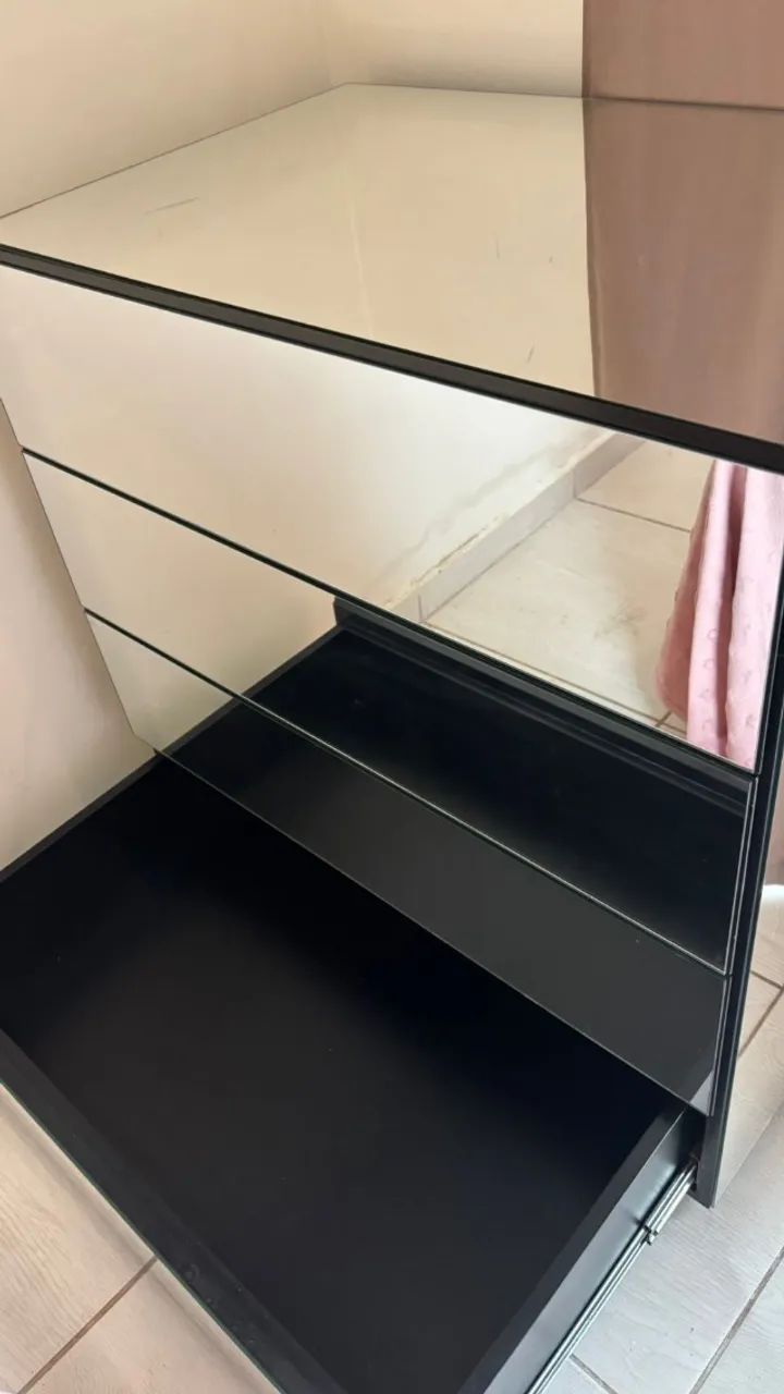 Cômoda Espelhada Tok&Stok com 4 Gavetas - Foto 3