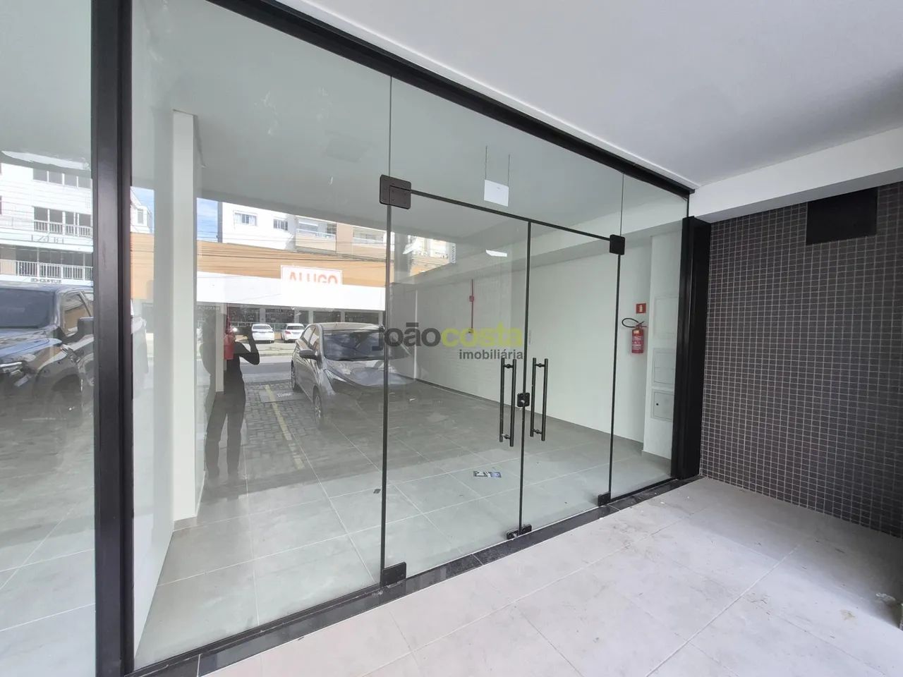 Loja em Pagani, Palhoça, 106m², 2 Banheiros para Alugar