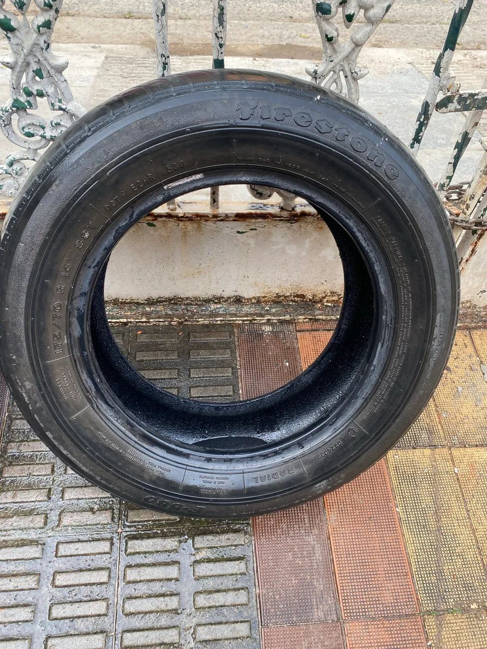 Peneu para carro - Foto 2