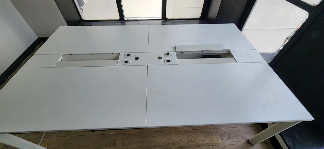 Mesa multifuncional 4 estações de trabalho.65181961339266124