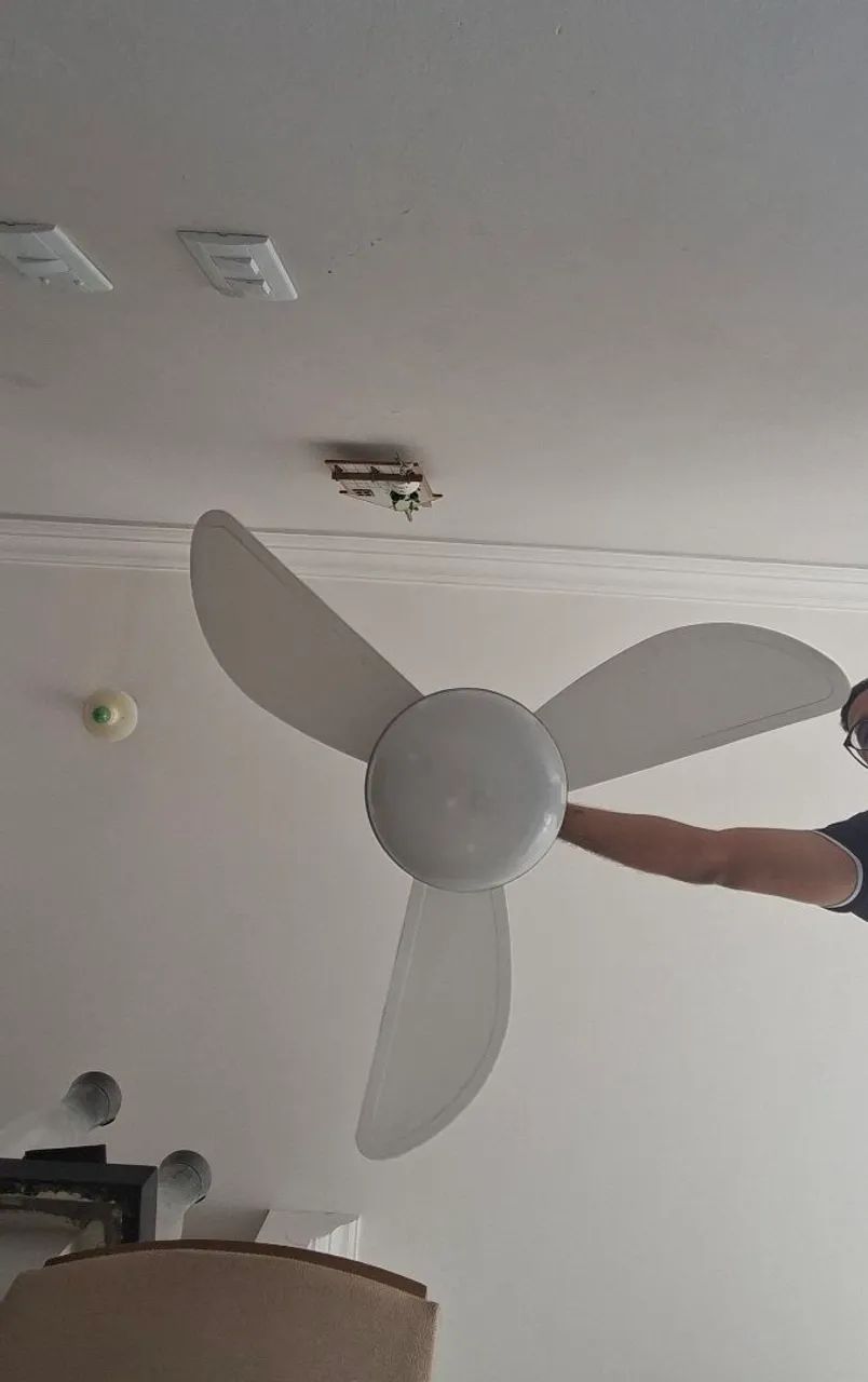 Ventilador de teto e luminária com controle remoto.  - Foto 2
