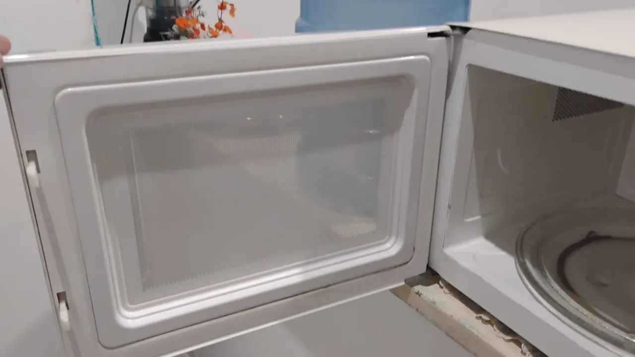 Micro-ondas semi novo  - Foto 5