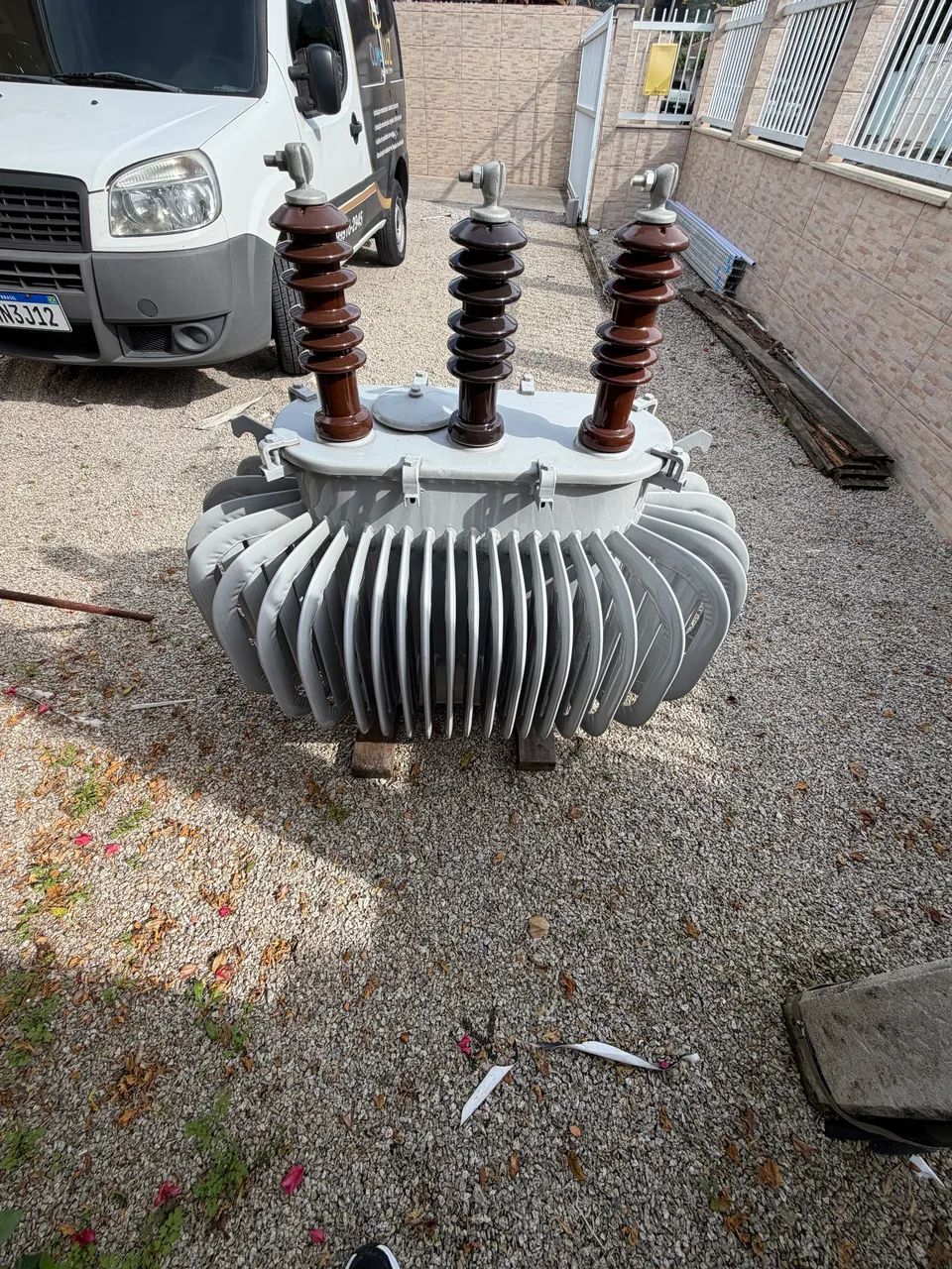 Transformador 75 KVA refrigerado a óleo  - Foto 2