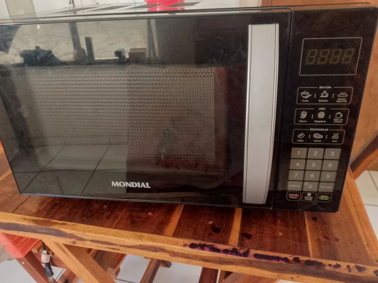 Microondas a venda.   350 reais 