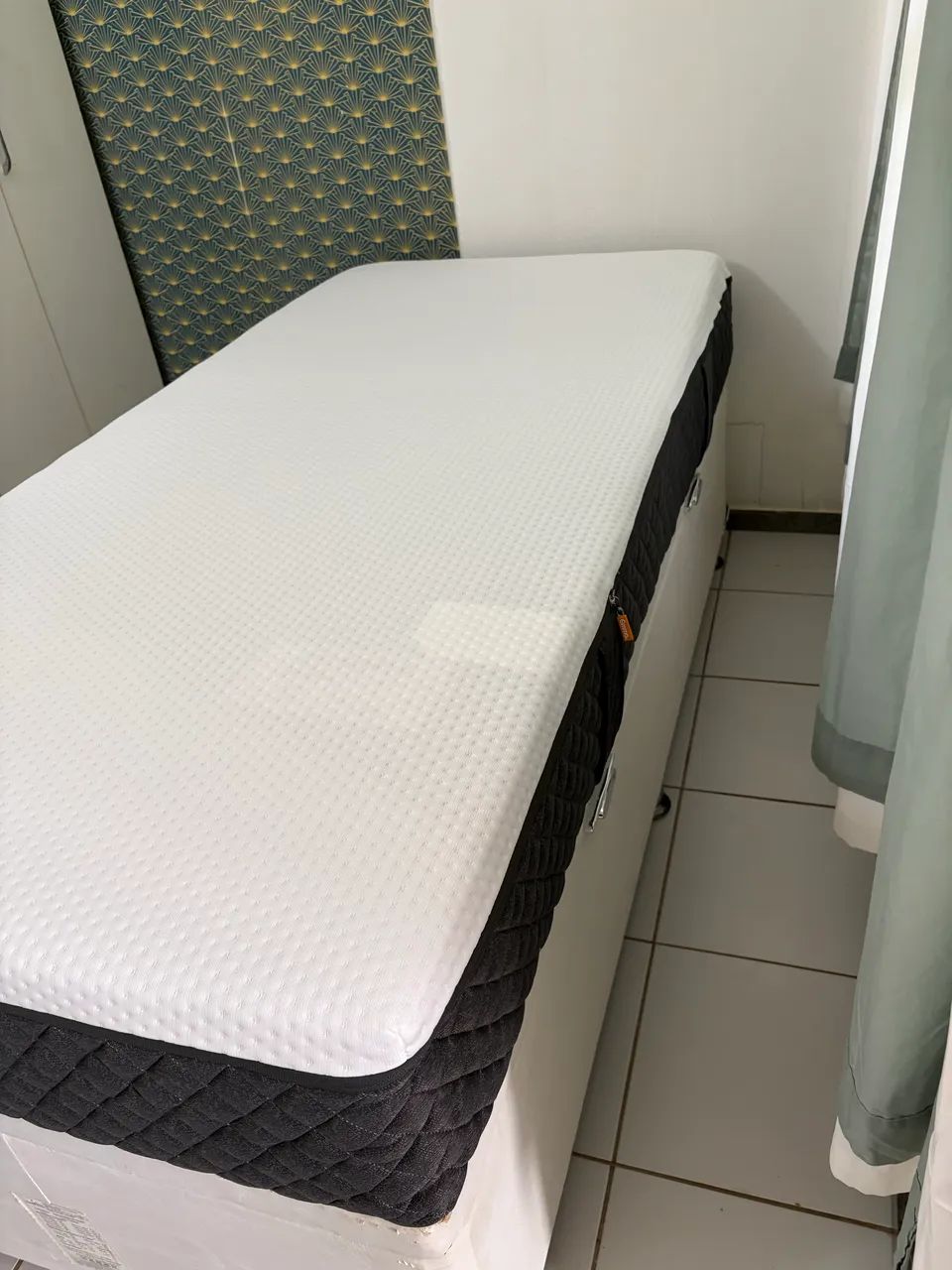 Colchão EMMA Hybrid 2.0 novo - box baú solteiro - Foto 2