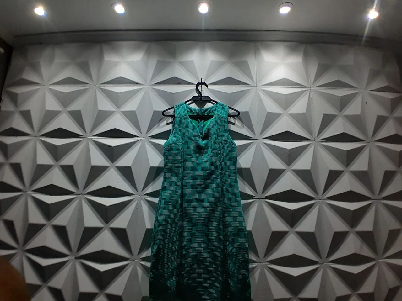 Elegante vestido verde com forro e zíper  - Foto 2