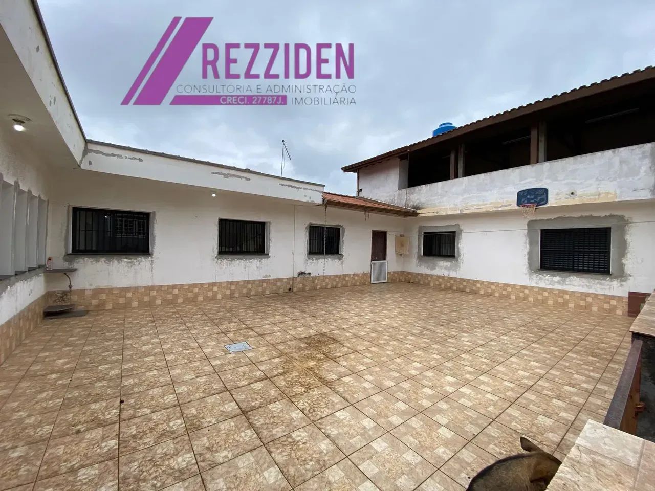 Imóvel para venda possui 300 m² com 4 quartos - Foto 2