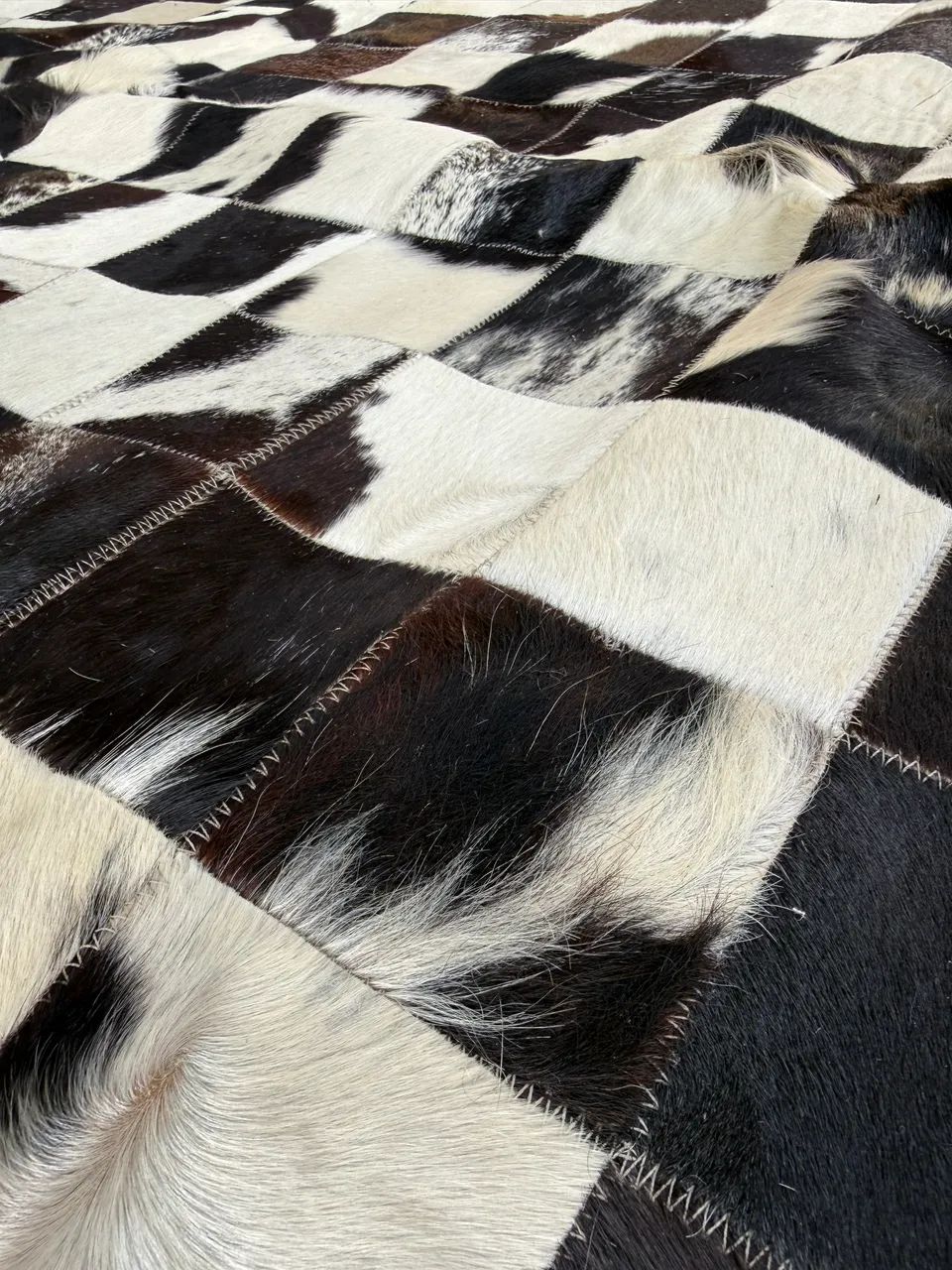 Tapete de Couro Patchwork Preto e Branco