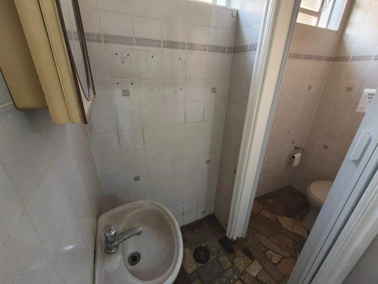 Prédio comercial com 164 m² de área interna  Vila Castelar. - Foto 4