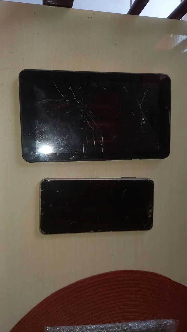 Celular Samsung e tablet multilaser