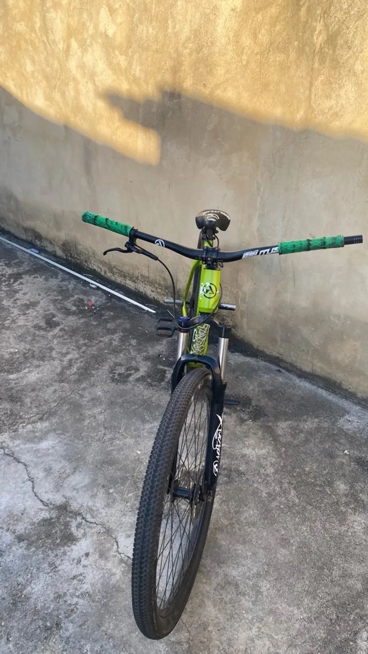 Bicicleta aro 29 absolute tamanho 21 em perfeito estado 