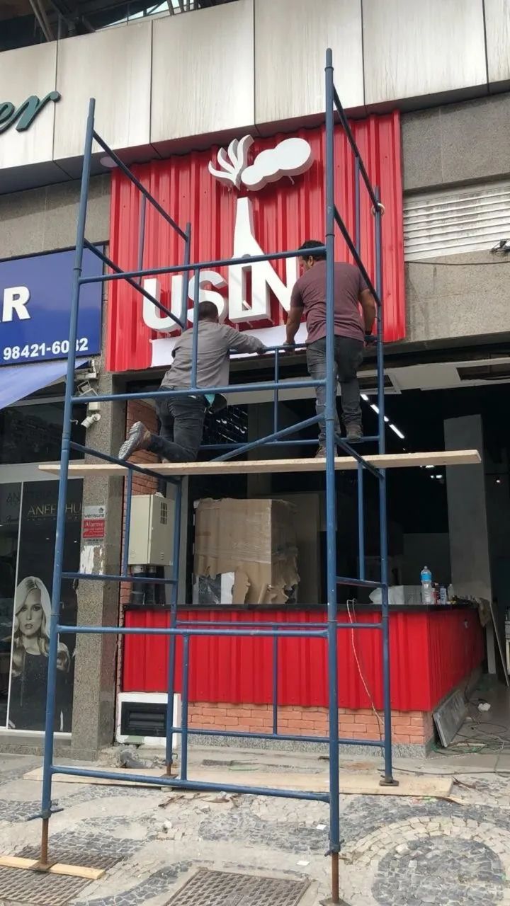 Fachada de telhas trapezoidais/galvanizadas  