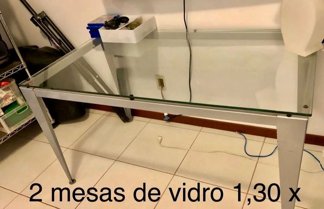 Escrivaninha/ mesa de escritório/ Mesa de vidro Tok&Stok design moderno