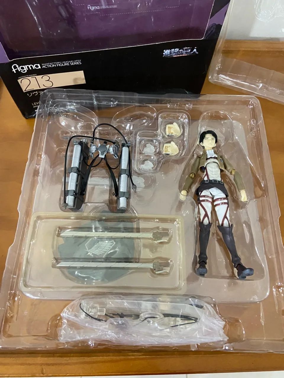 Action figure articulada colecionável: Levi Ackerman - Attack on Titan