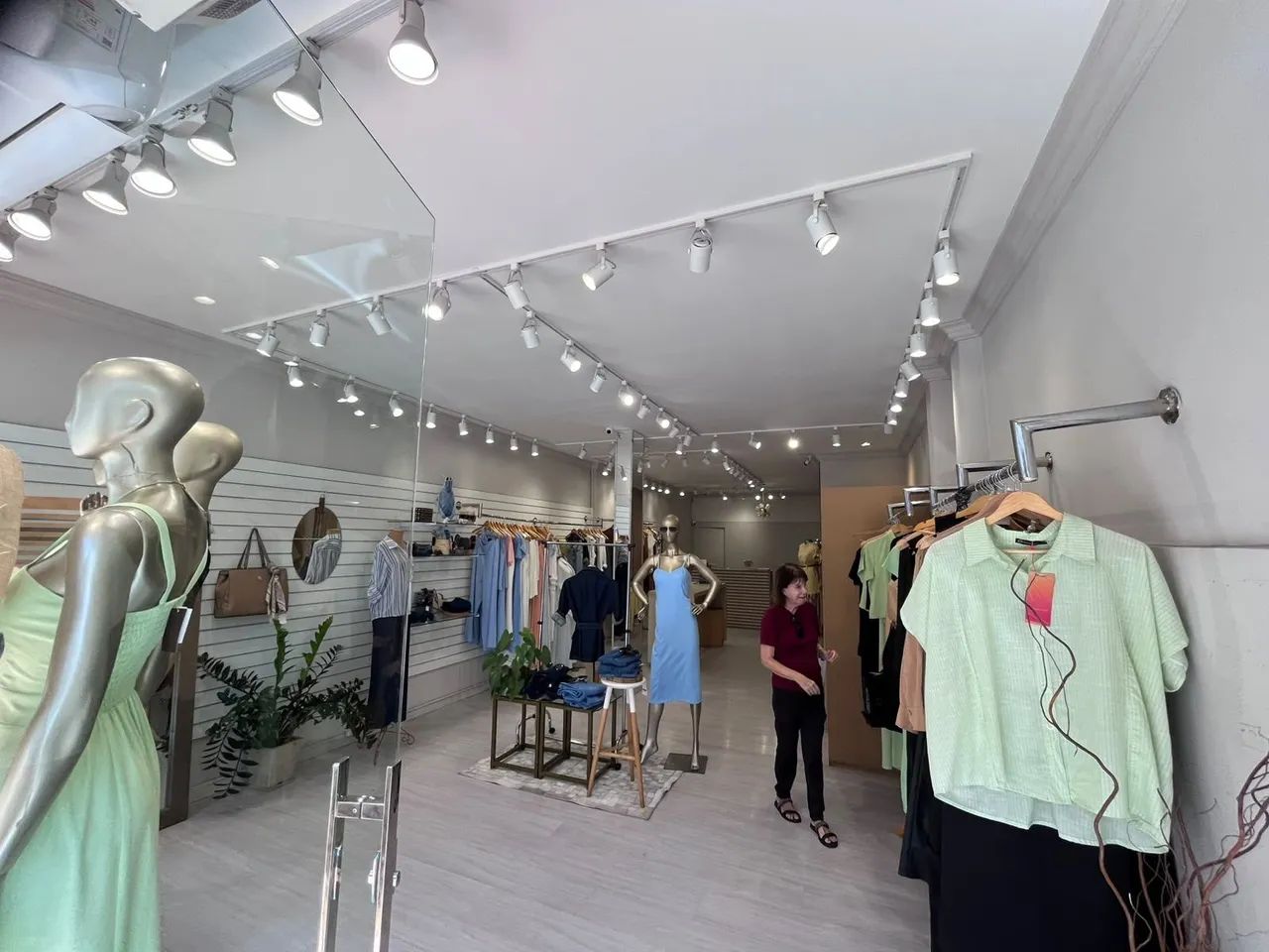 LOJA DE MODA FEMININA COMPLETA E EM OPERAÇÃO - FLORESTA/BH