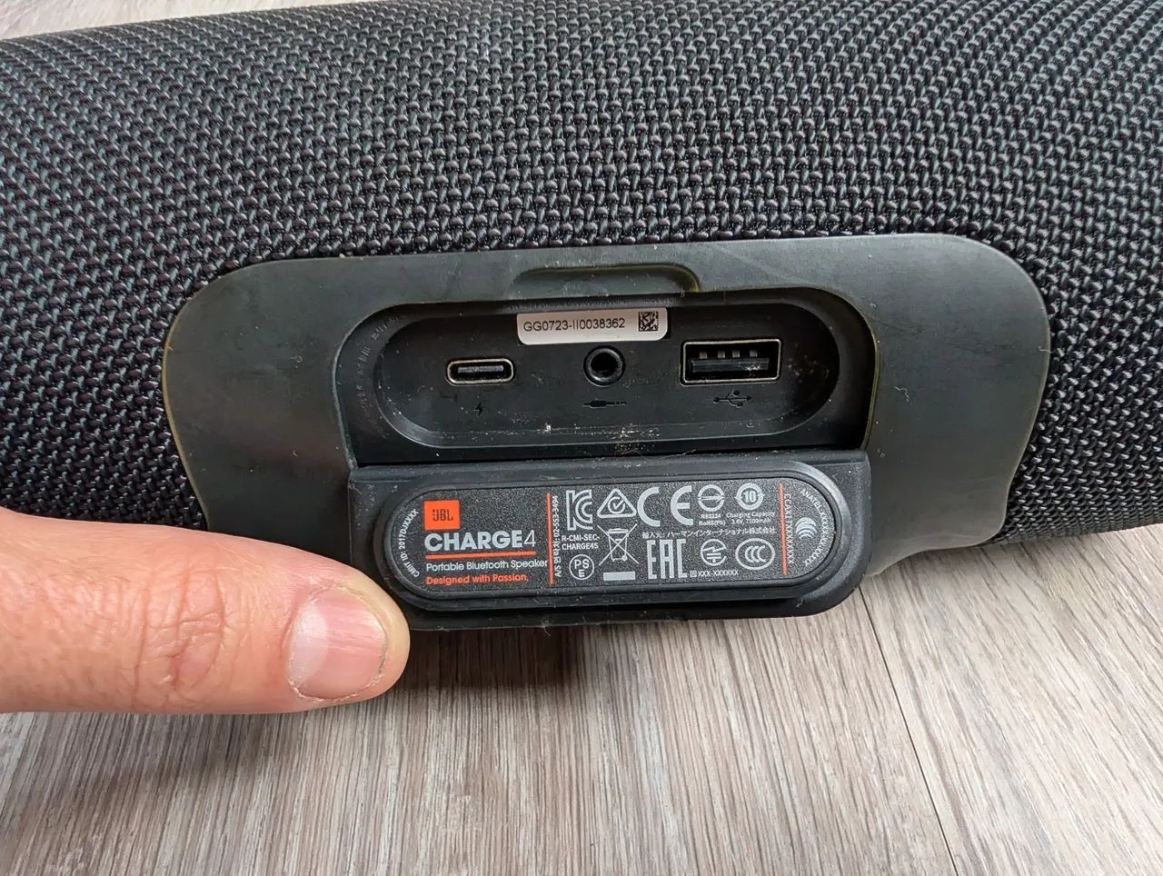Caixa de Som JBL Charge 4 Original - Preta - Bluetooth - Aparelhos