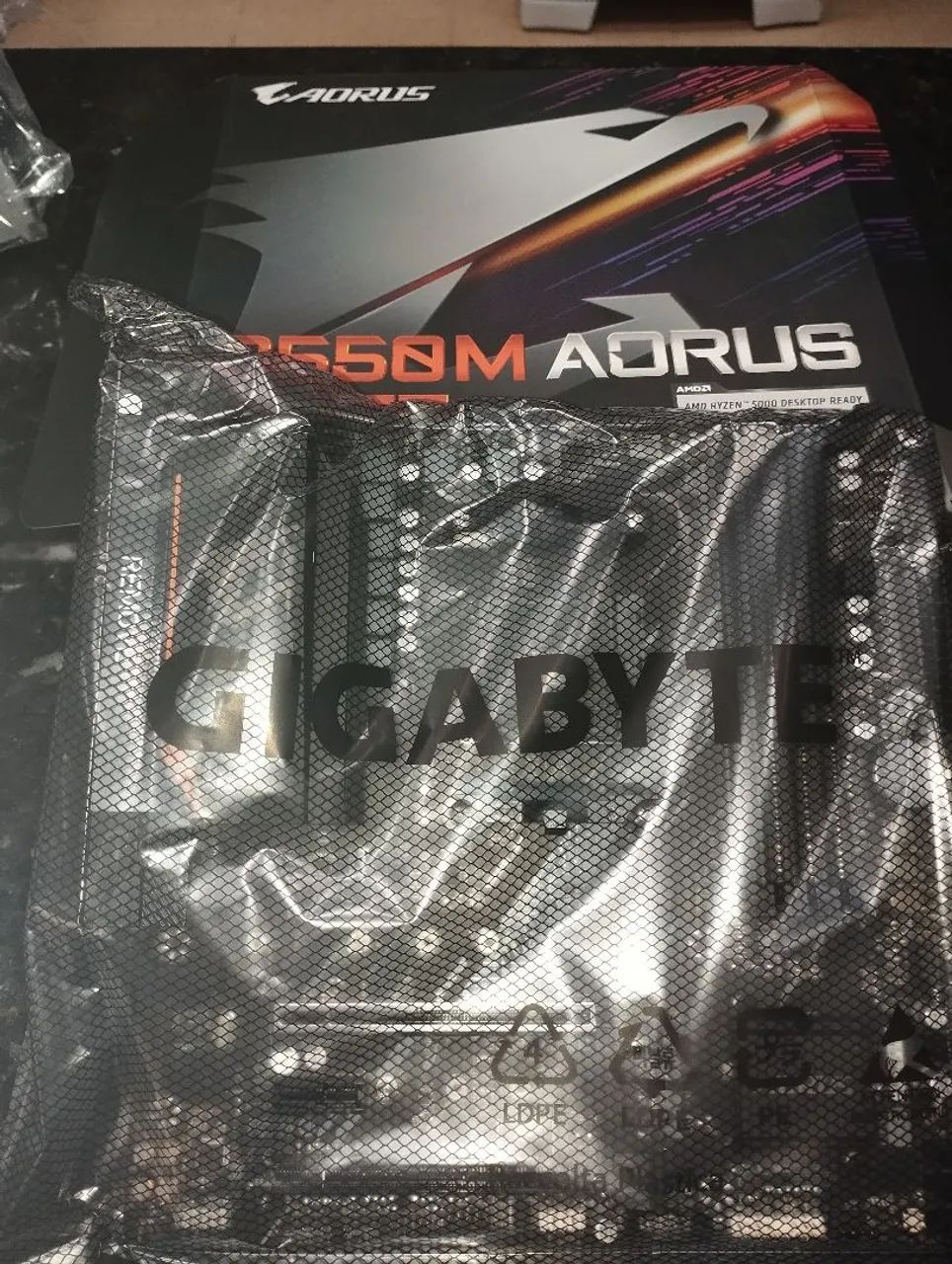 Placa mãe AORUS ELITE sem uso e lacrada  - Foto 2