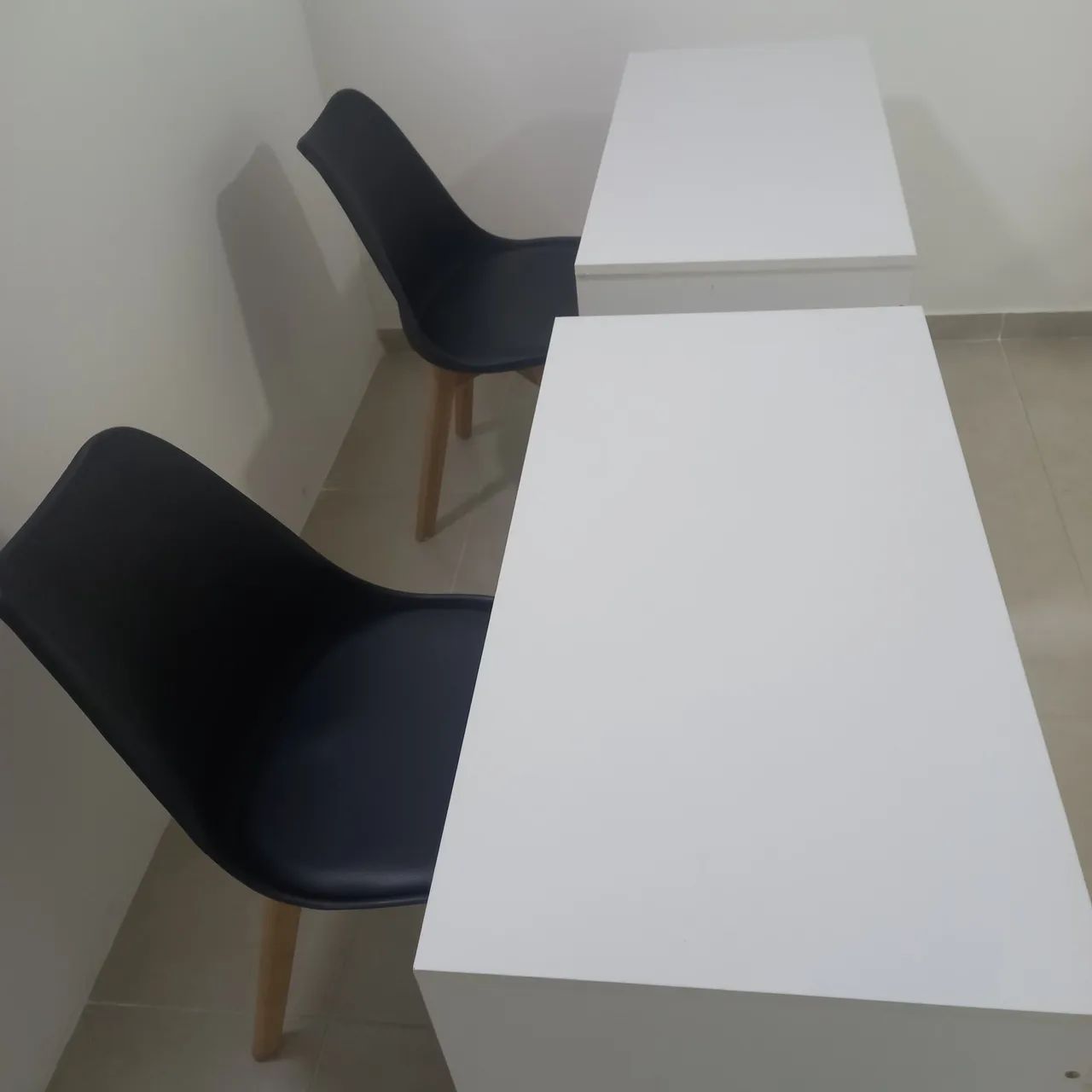Mesa com gaveta branca - Foto 4