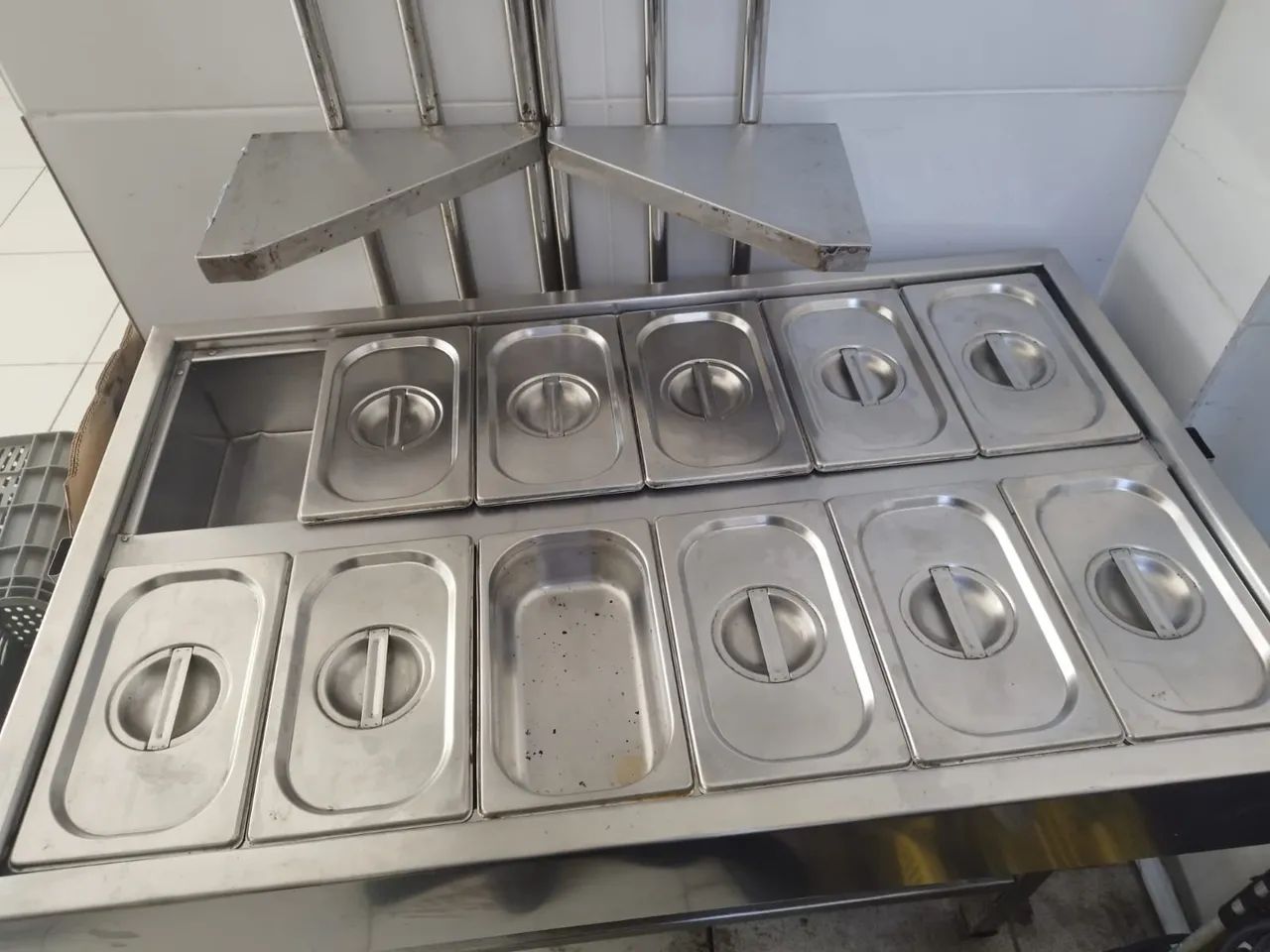 Vende-se buffet térmico compacto (banho Maria) 220V
