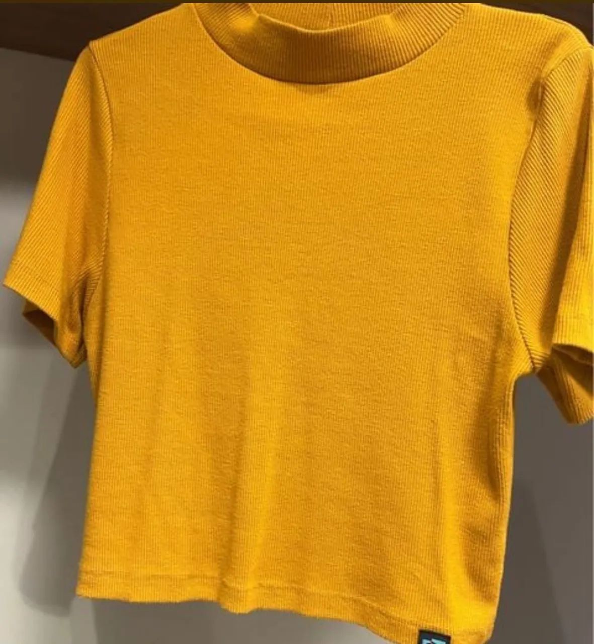 cropped amarelo Galápagos