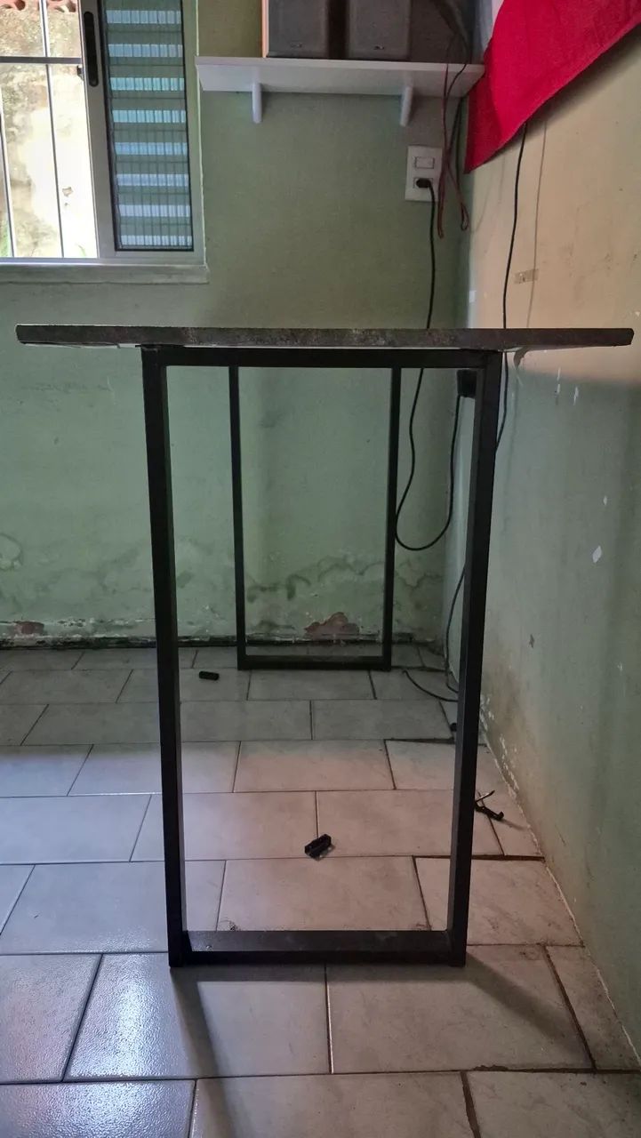 Mesa de madeira com base metalon - MDF - Foto 2