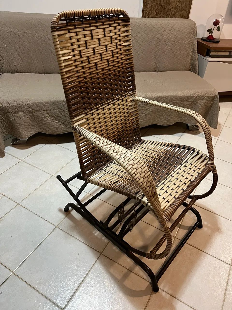 Cadeira de Balanço Trançada
