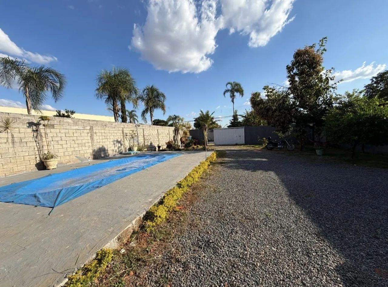 Vendo casa em lote de 800 m² - Área do PDOT