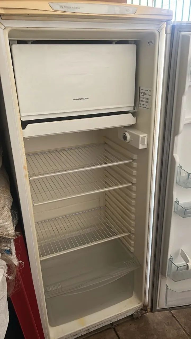 Vendo geladeira 220 - Foto 3