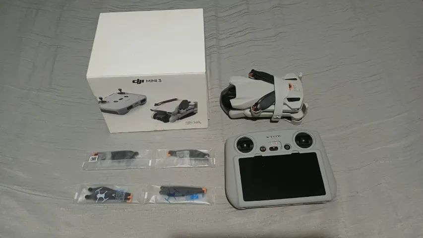 Drone DJI 3 com controle com tela (troco apenas por ps5)