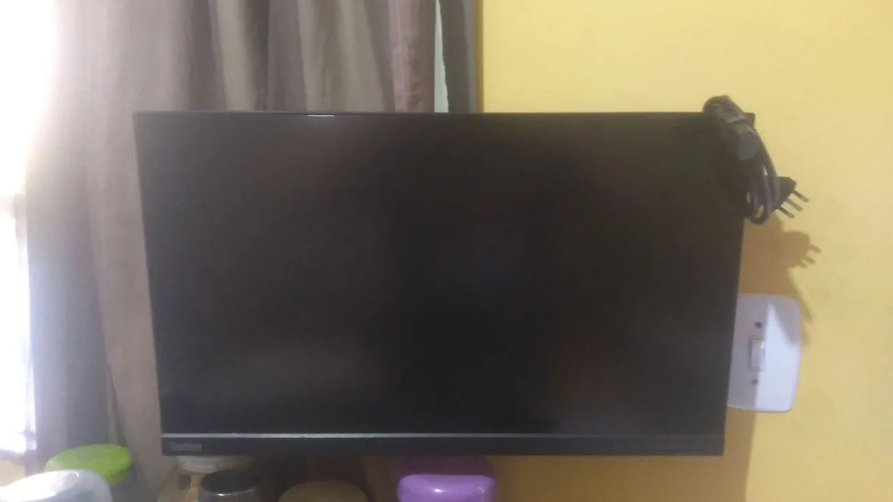 Monitor de 24 polegadas 