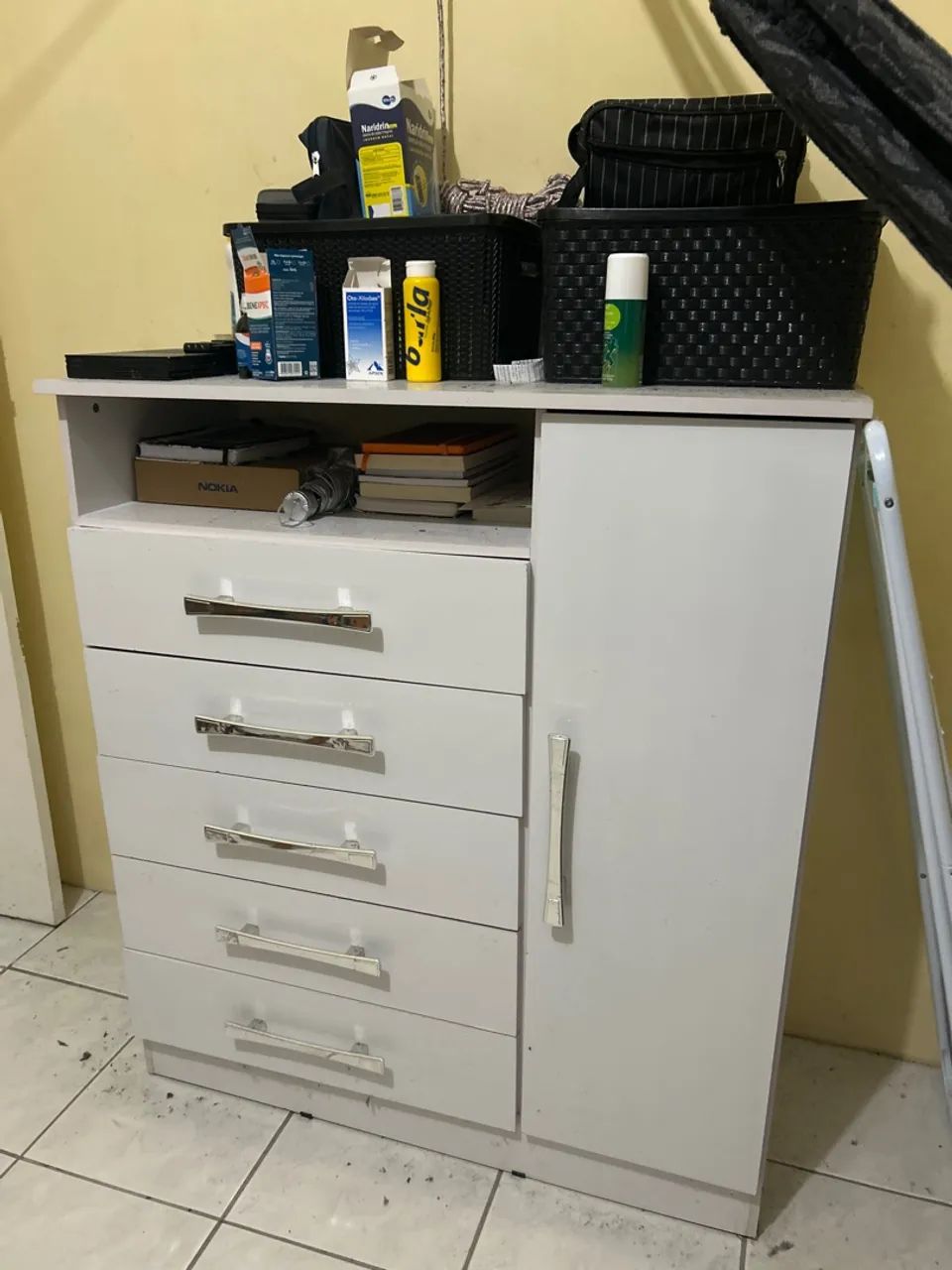 Vendo cômoda usada